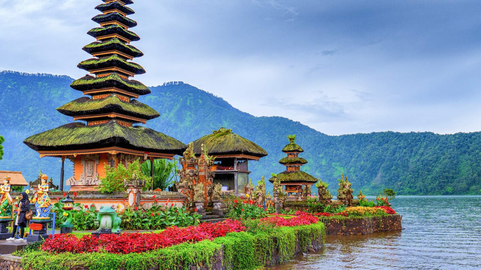 Top 3 Cities Every Tourist Should Visit in Indonesia